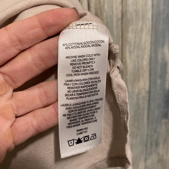 Calvin Klein performance cropped athletic T-shirts Size Medium X2 - Picture 5 of 9